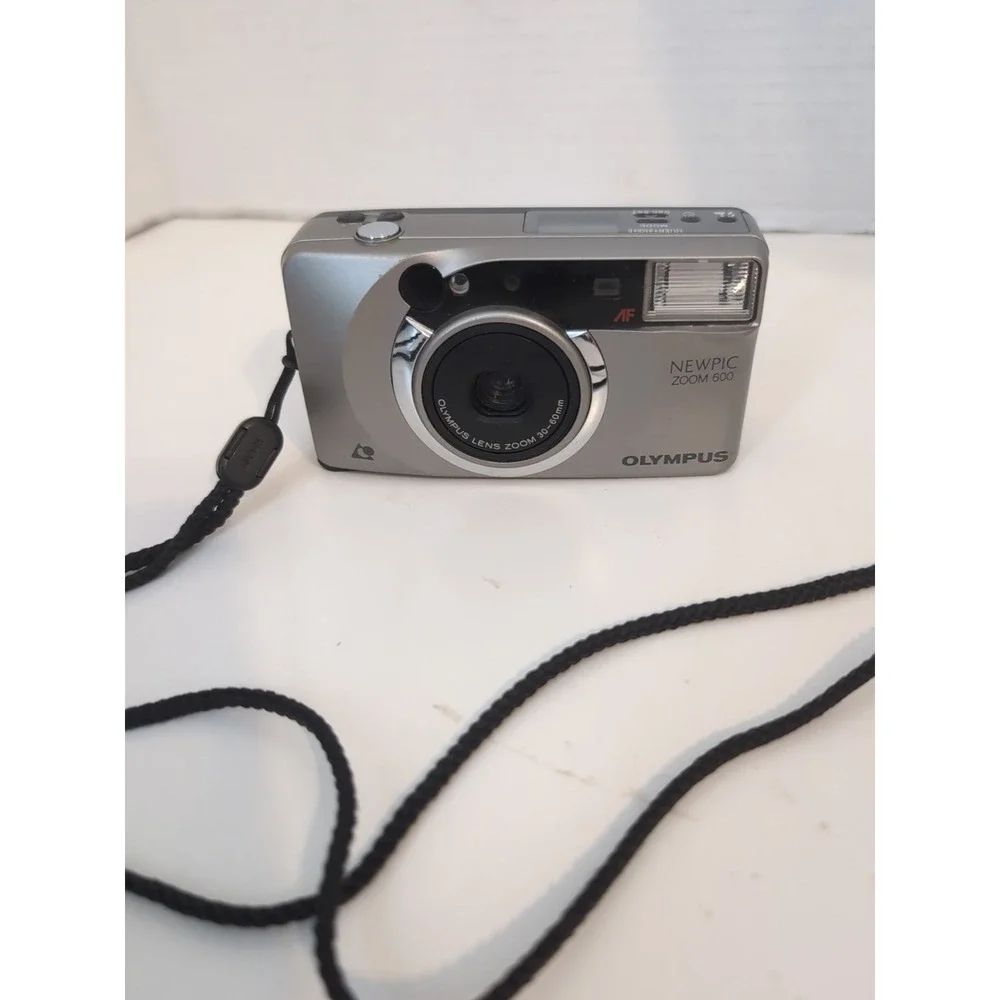 Olympus Newpic Zoom 600‎ APS Film Camera 30-60mm Zoom Copact FOR PARTS